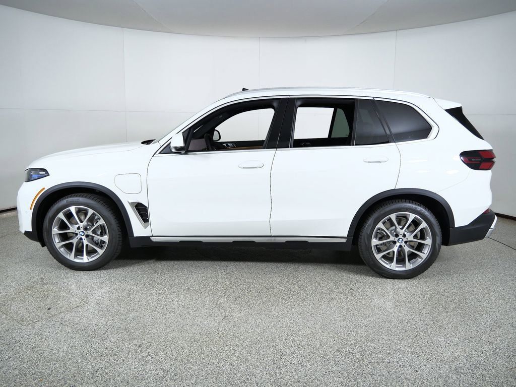 Thumbnail: 2026 BMW X5 - 17