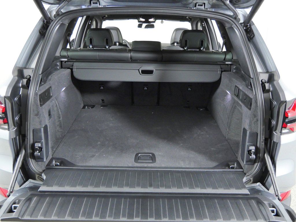 Thumbnail: 2026 BMW X5 - 28