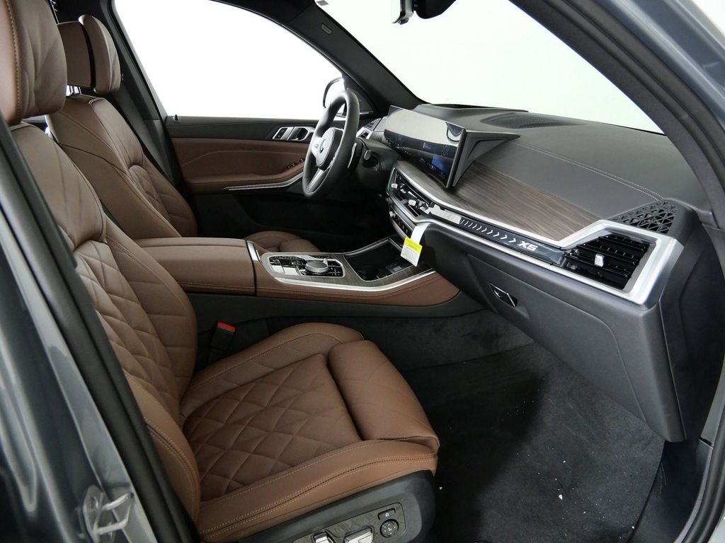 Thumbnail: 2026 BMW X5 - 20