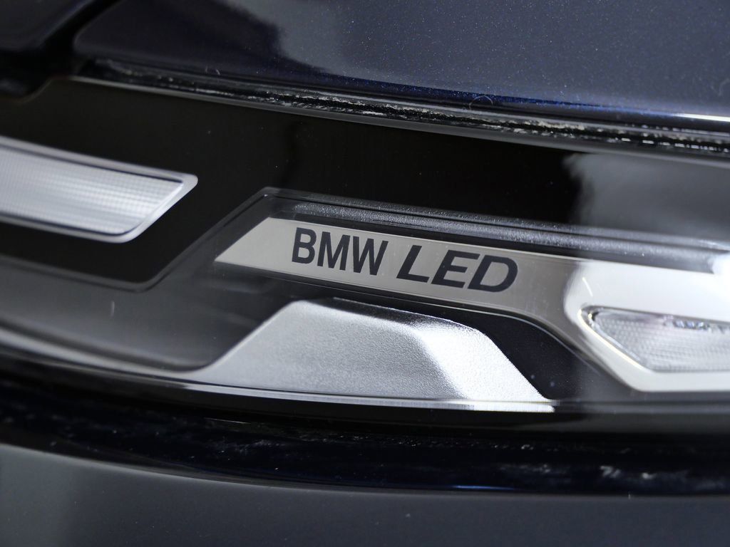 Thumbnail: 2026 BMW X7 - 6