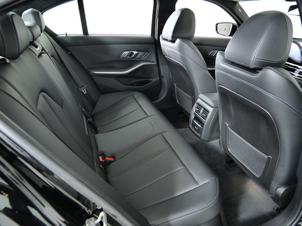 Thumbnail: 2023 BMW 3 Series - 30