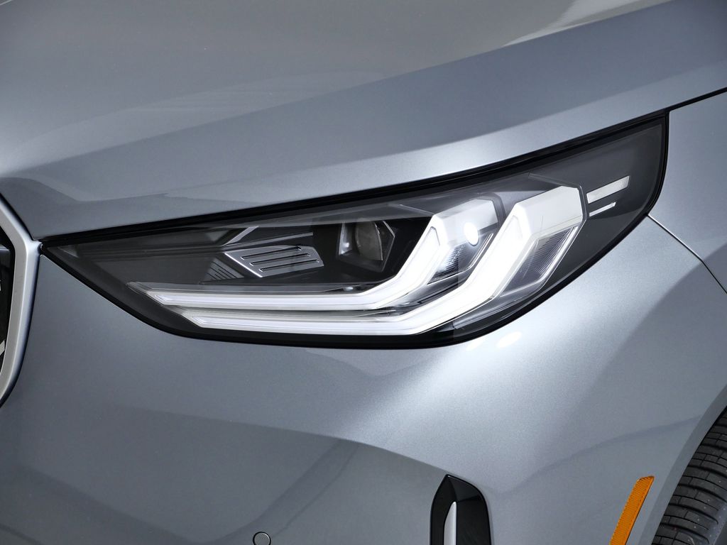 Thumbnail: 2026 BMW X3 - 3