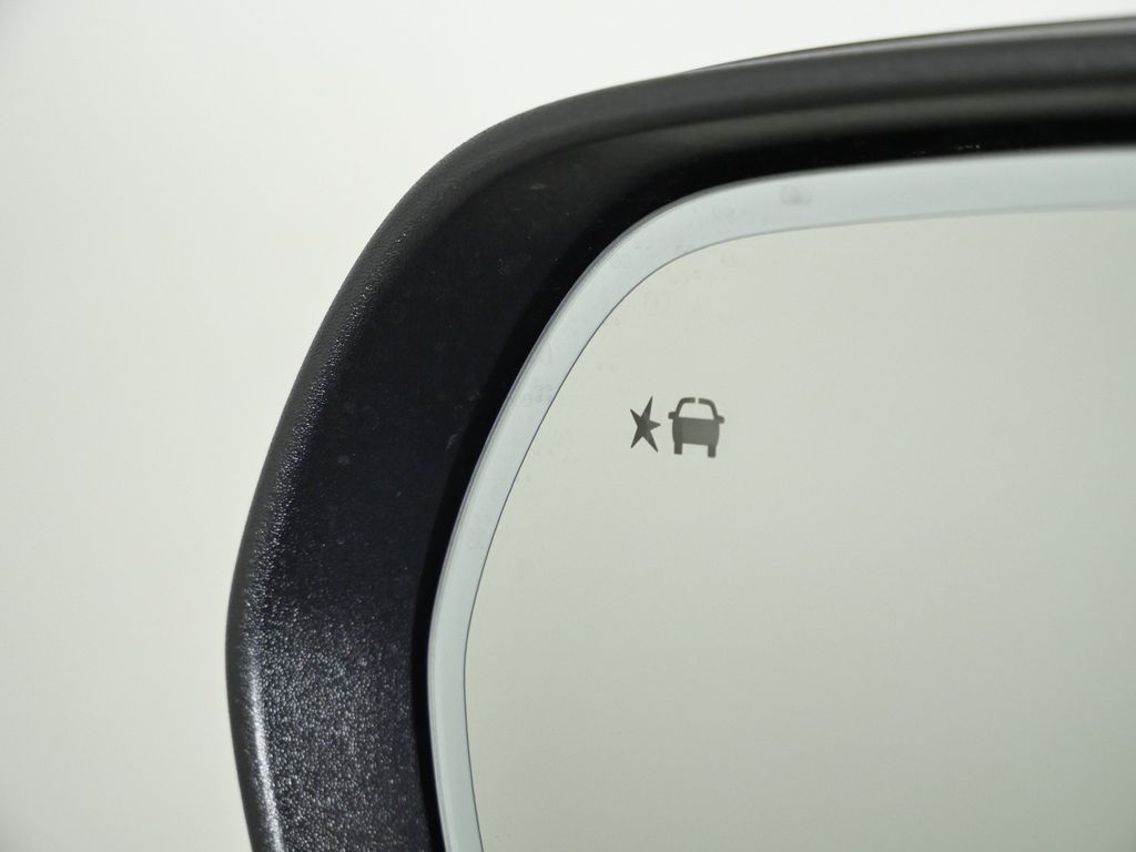 Thumbnail: 2025 GMC Acadia - 38