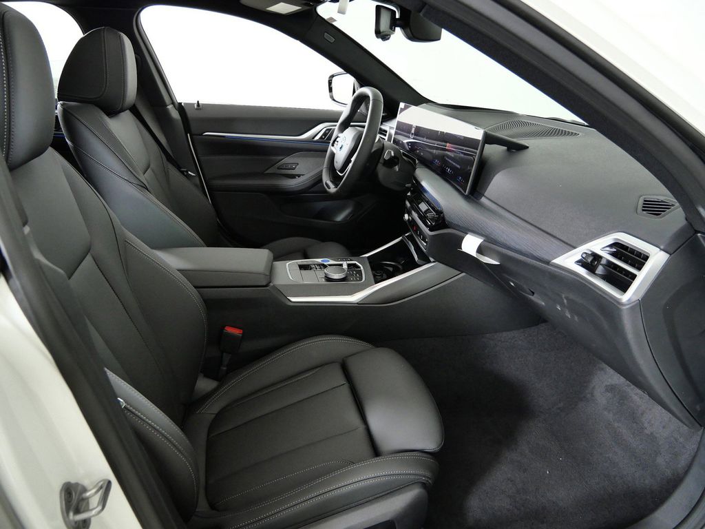 Thumbnail: 2026 BMW i4 - 20