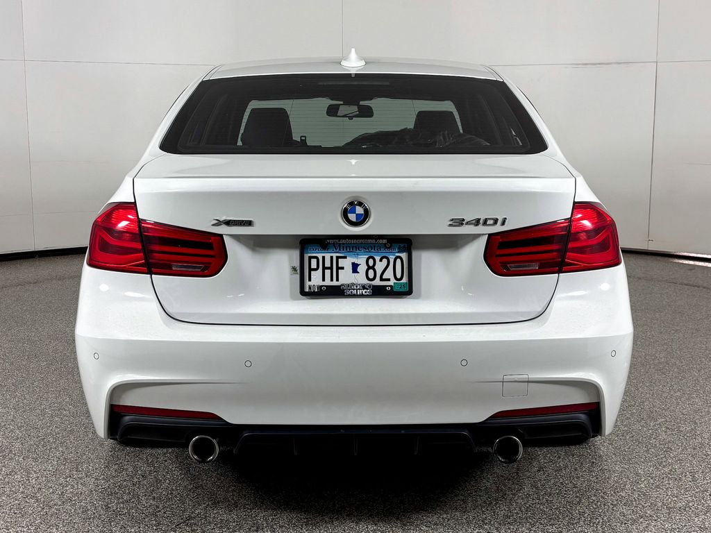 Thumbnail: 2017 BMW 3 Series - 7