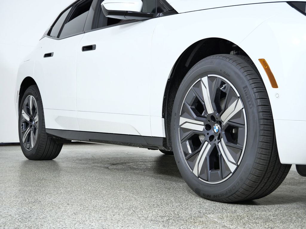 Thumbnail: 2026 BMW iX - 6