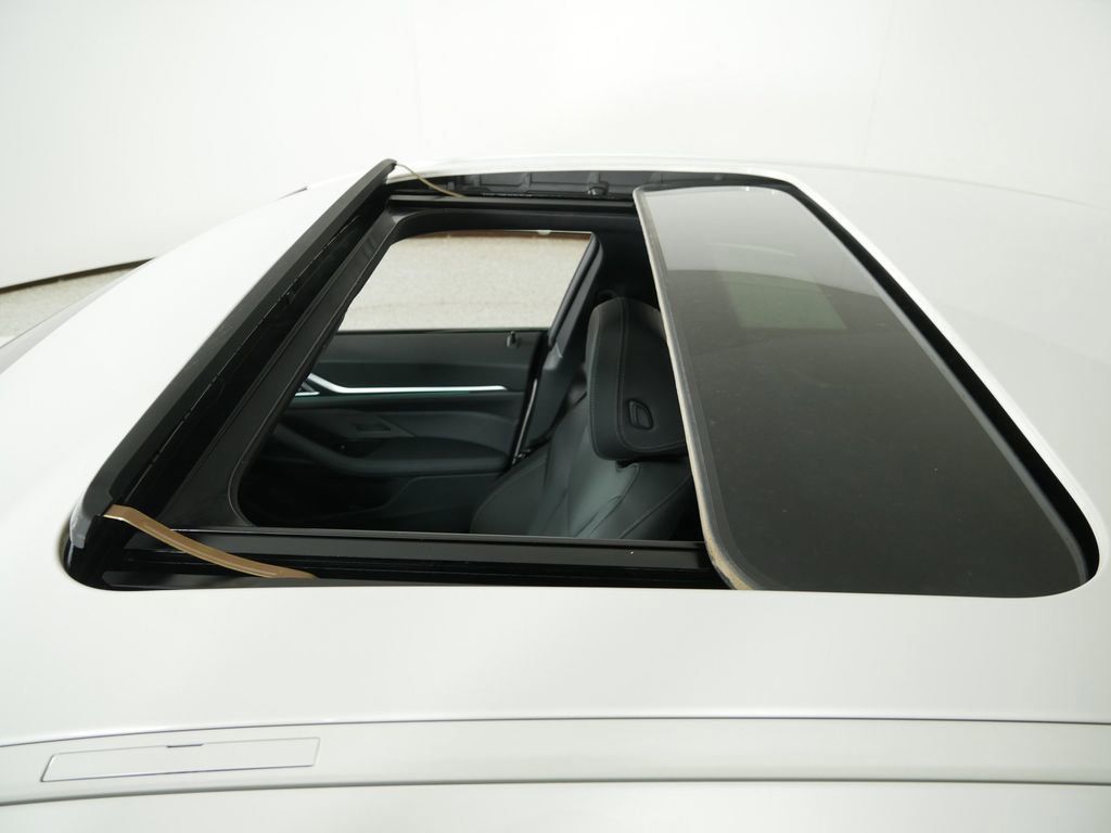 Thumbnail: 2024 BMW i4 - 21