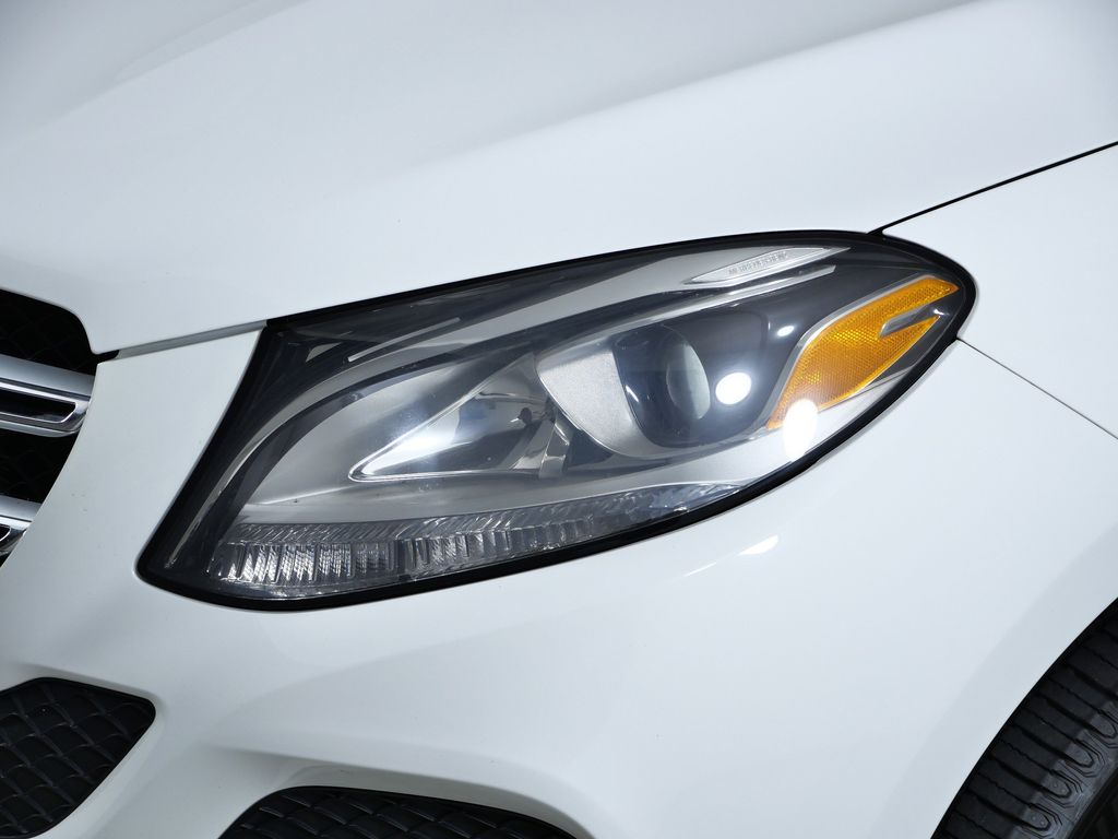 Thumbnail: 2017 Mercedes-Benz GLE - 4