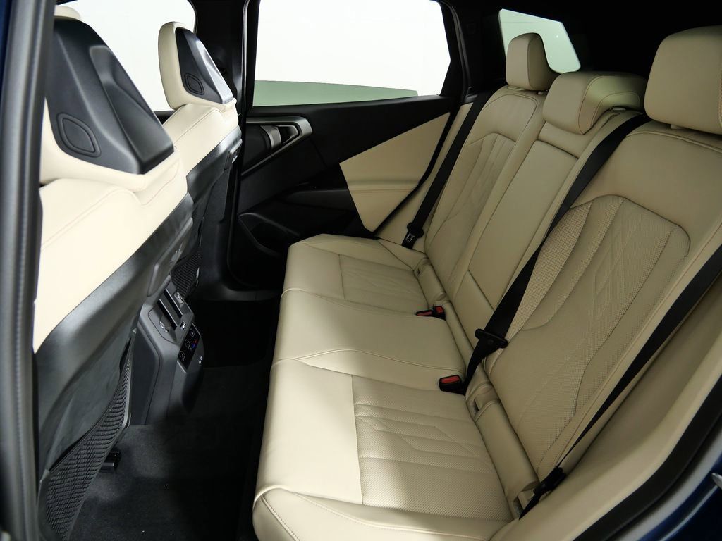 Thumbnail: 2026 BMW X3 - 33