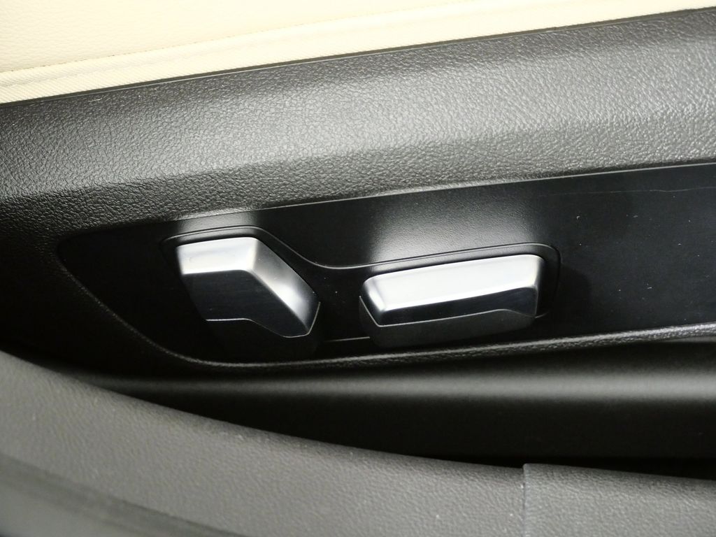 Thumbnail: 2023 BMW 3 Series - 27