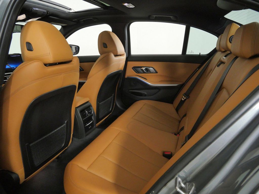 Thumbnail: 2023 BMW 3 Series - 30