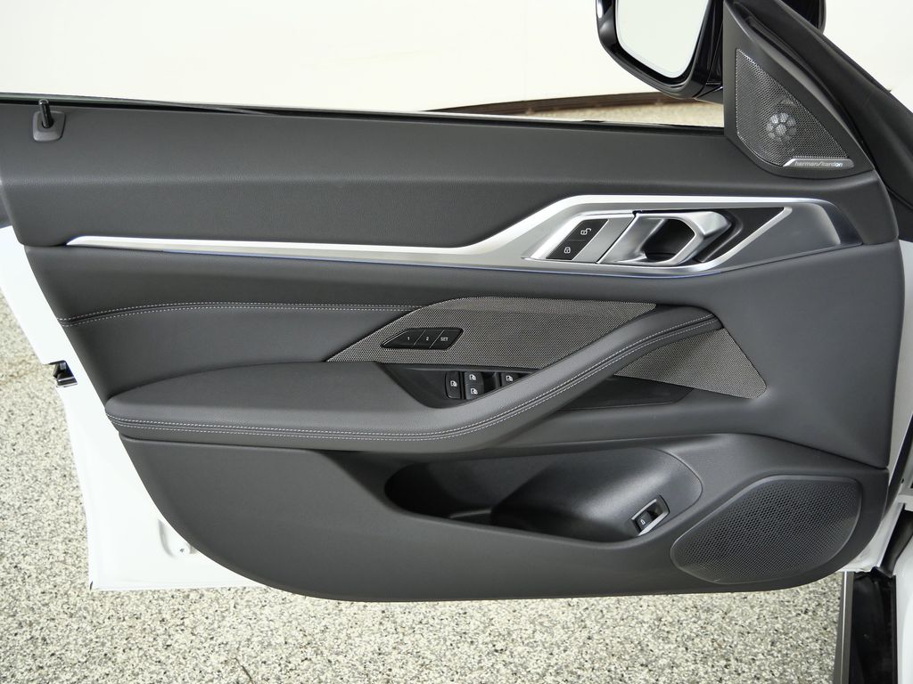 Thumbnail: 2025 BMW i4 - 32