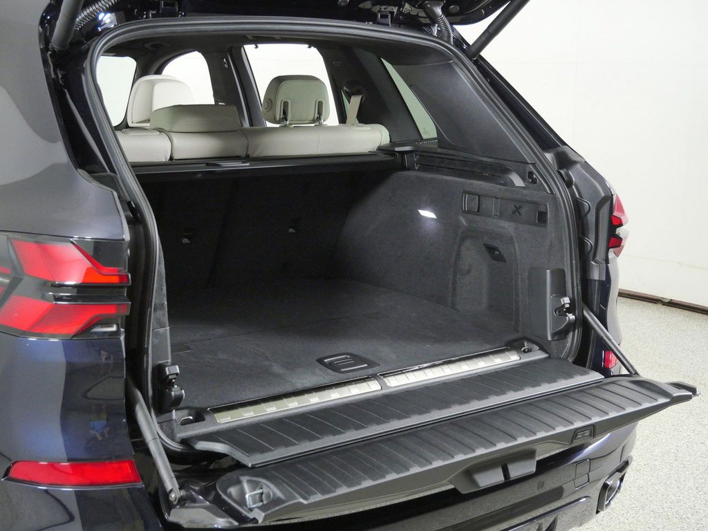 Thumbnail: 2026 BMW X5 - 29