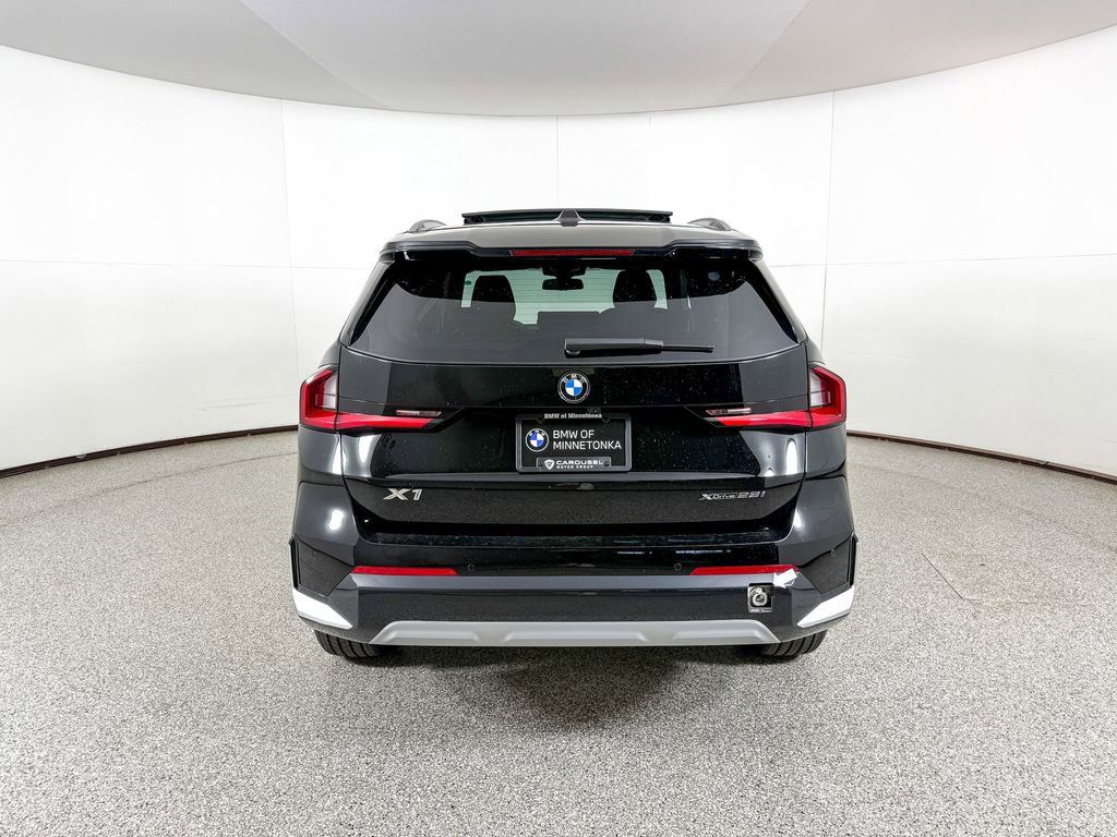 Thumbnail: 2025 BMW X1 - 14