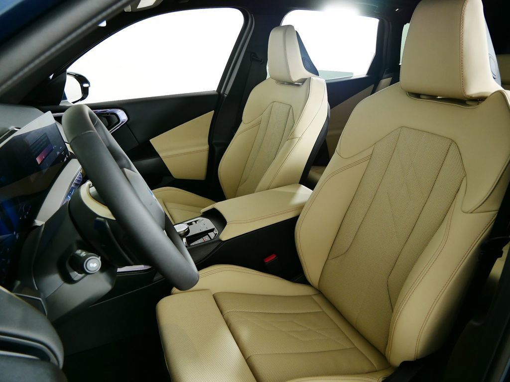 Thumbnail: 2025 BMW X3 - 33