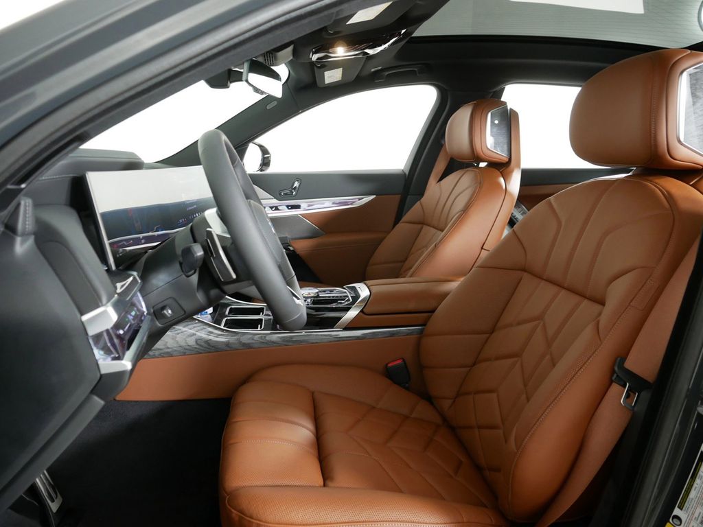 Thumbnail: 2025 BMW 7 Series - 31