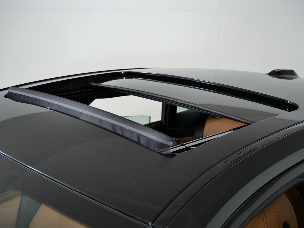 Thumbnail: 2025 BMW i4 - 19