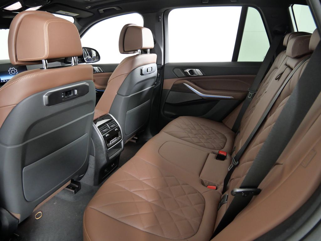 Thumbnail: 2026 BMW X5 - 32