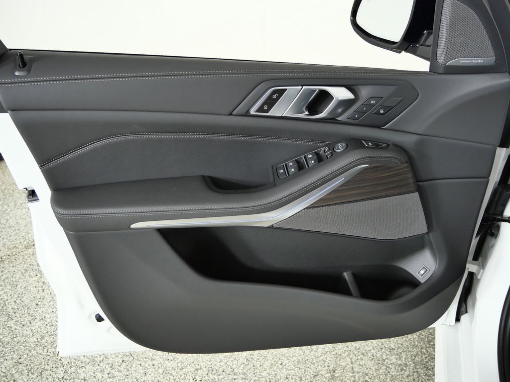 Thumbnail: 2026 BMW X5 - 34