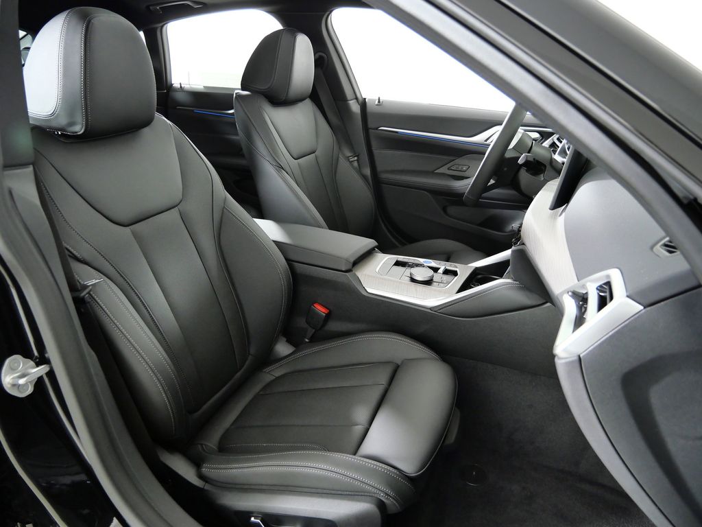 Thumbnail: 2026 BMW i4 - 21