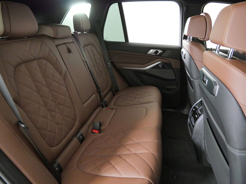 Thumbnail: 2026 BMW X5 - 27