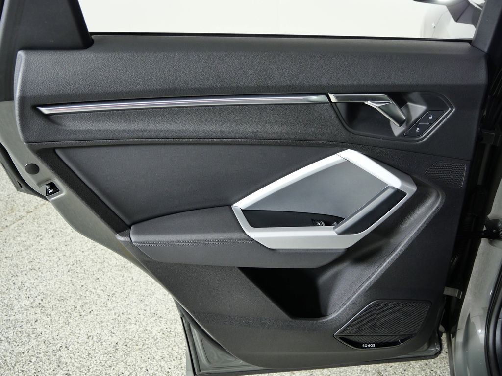 Thumbnail: 2022 Audi Q3 - 31