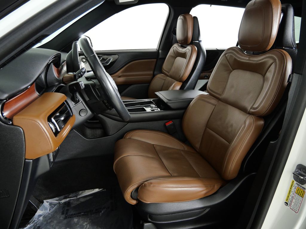 Thumbnail: 2023 Lincoln Aviator - 35