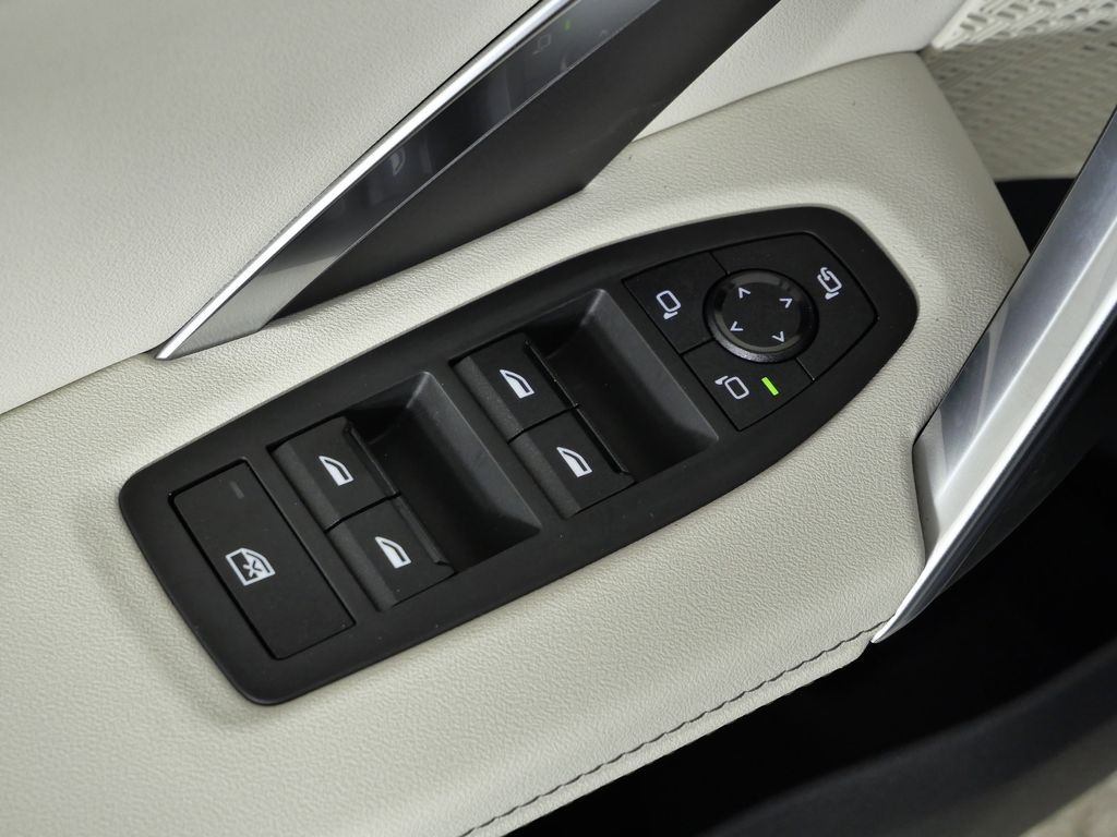 Thumbnail: 2026 BMW X1 - 34