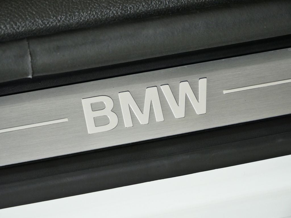 Thumbnail: 2025 BMW 3 Series - 28