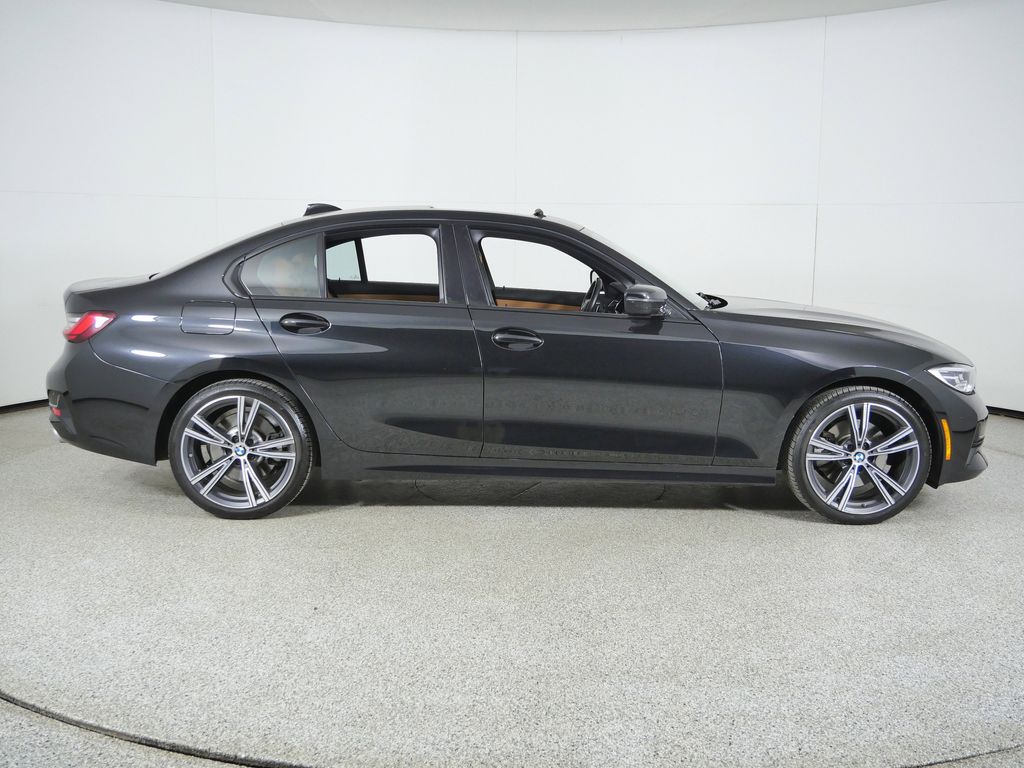Thumbnail: 2022 BMW 3 Series - 9