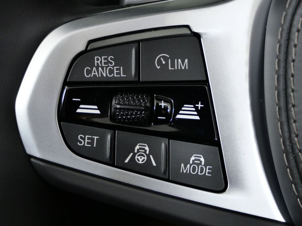 Thumbnail: 2026 BMW 8 Series - 39