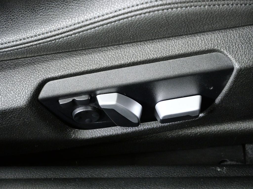 Thumbnail: 2019 BMW 2 Series - 23