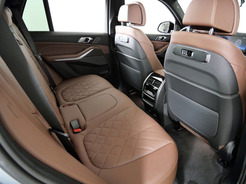 Thumbnail: 2026 BMW X5 - 26