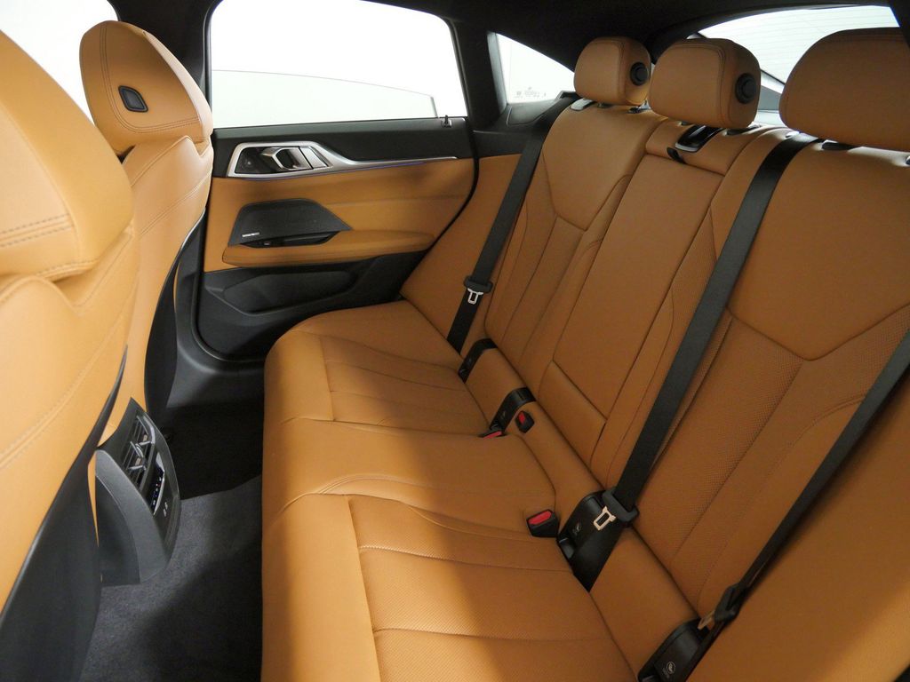Thumbnail: 2026 BMW i4 - 30