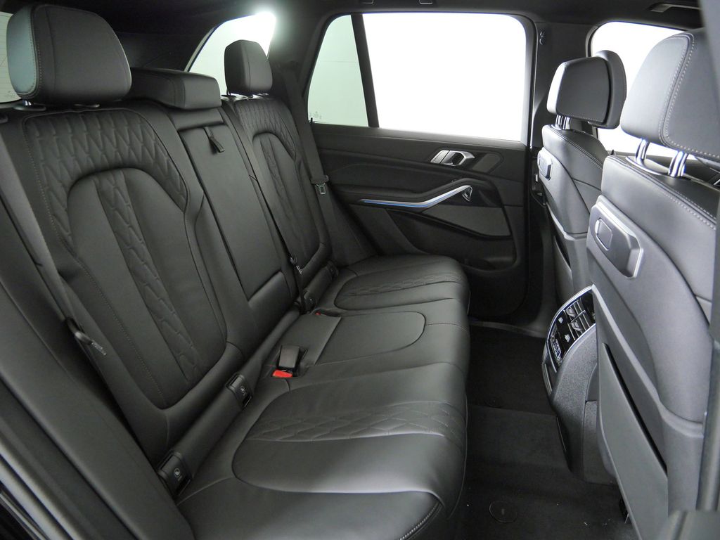Thumbnail: 2026 BMW X5 - 27
