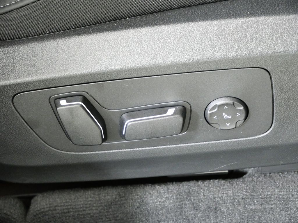 Thumbnail: 2026 BMW X3 - 23