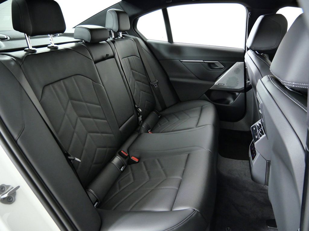 Thumbnail: 2026 BMW 5 Series - 25