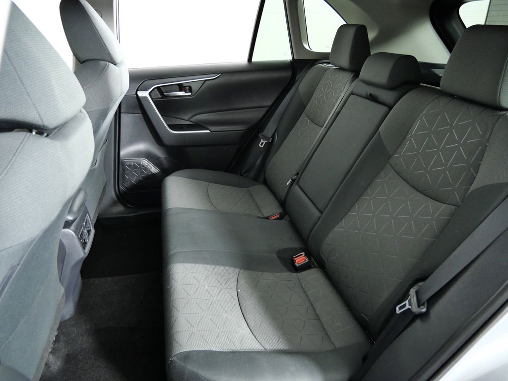 Thumbnail: 2021 Toyota RAV4 - 29