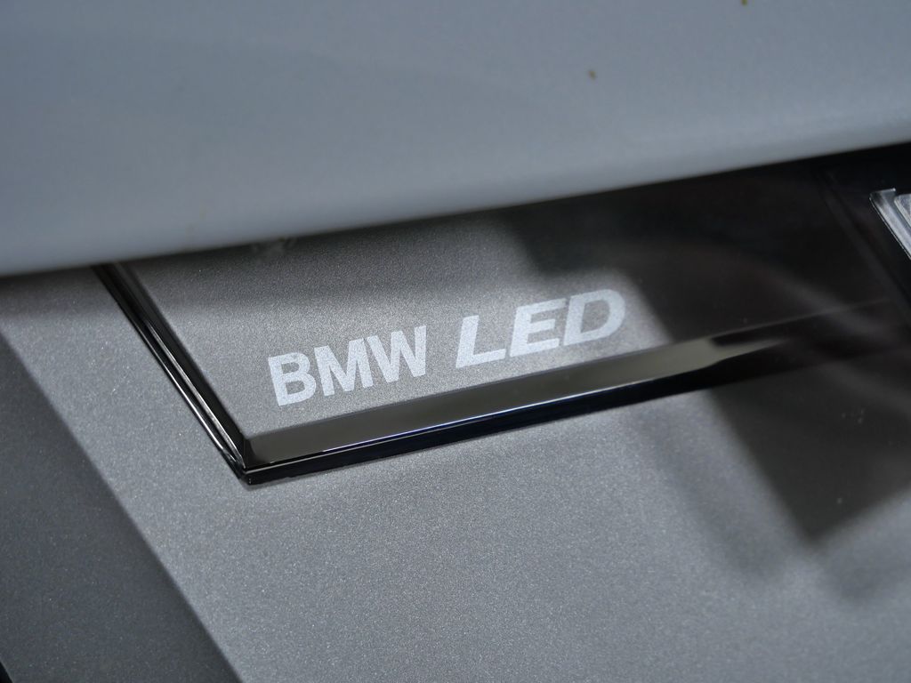 Thumbnail: 2023 BMW iX - 5