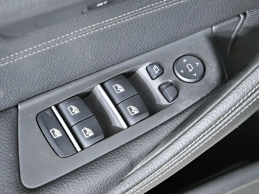 Thumbnail: 2019 BMW 5 Series - 36