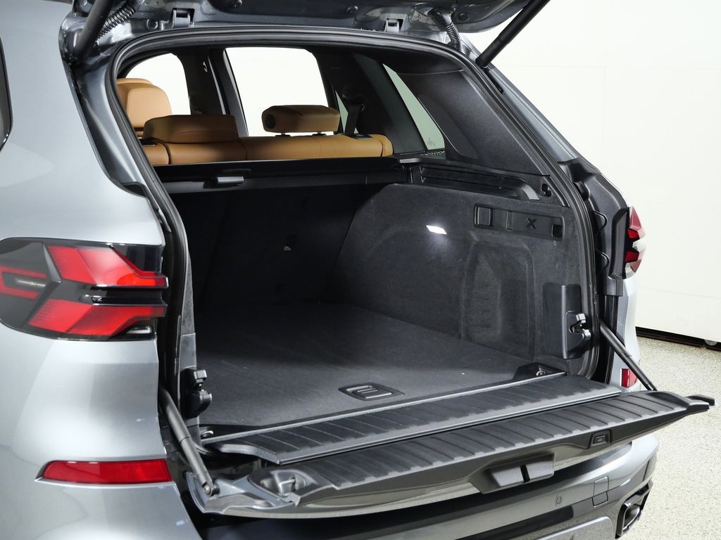 Thumbnail: 2026 BMW X5 - 29