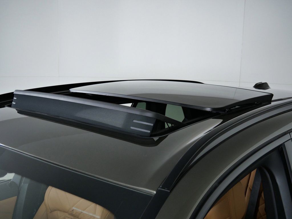 Thumbnail: 2026 BMW X5 - 18
