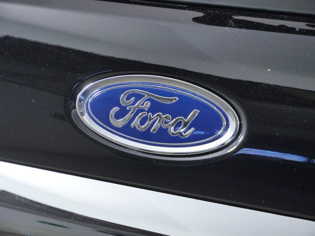 Thumbnail: 2018 Ford EcoSport - 12