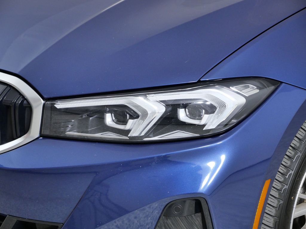 Thumbnail: 2023 BMW 3 Series - 4