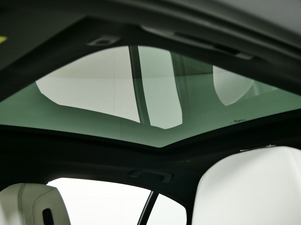 Thumbnail: 2024 BMW i5 - 24