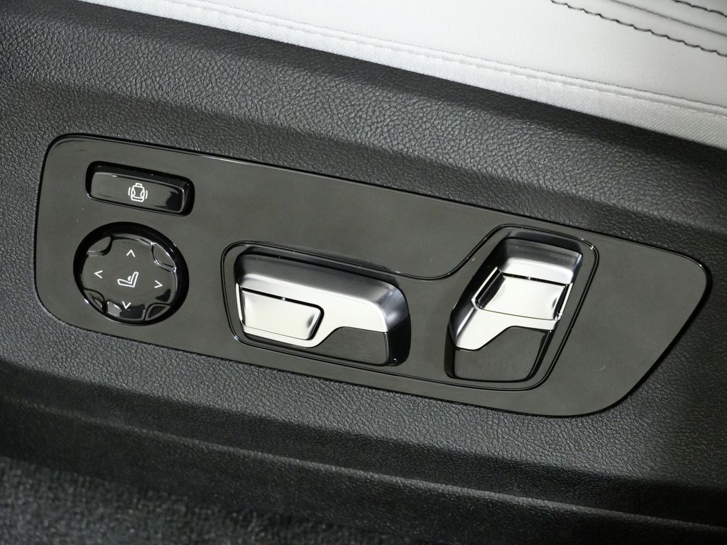 Thumbnail: 2026 BMW X6 - 39