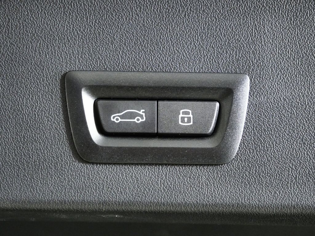 Thumbnail: 2025 BMW X3 - 33