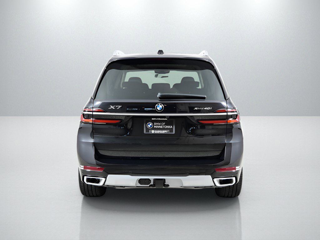 Thumbnail: 2026 BMW X7 - 11
