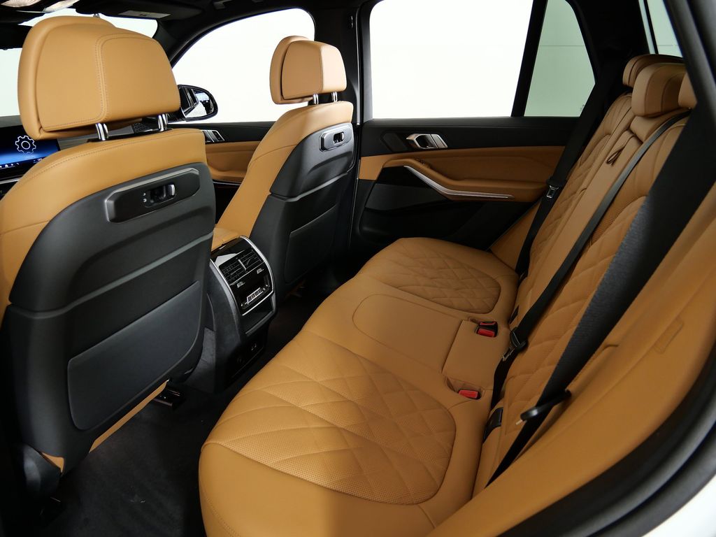 Thumbnail: 2026 BMW X5 - 32