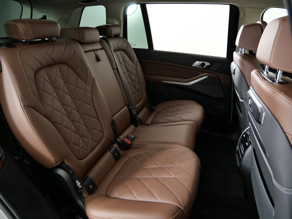 Thumbnail: 2023 BMW X7 - 32